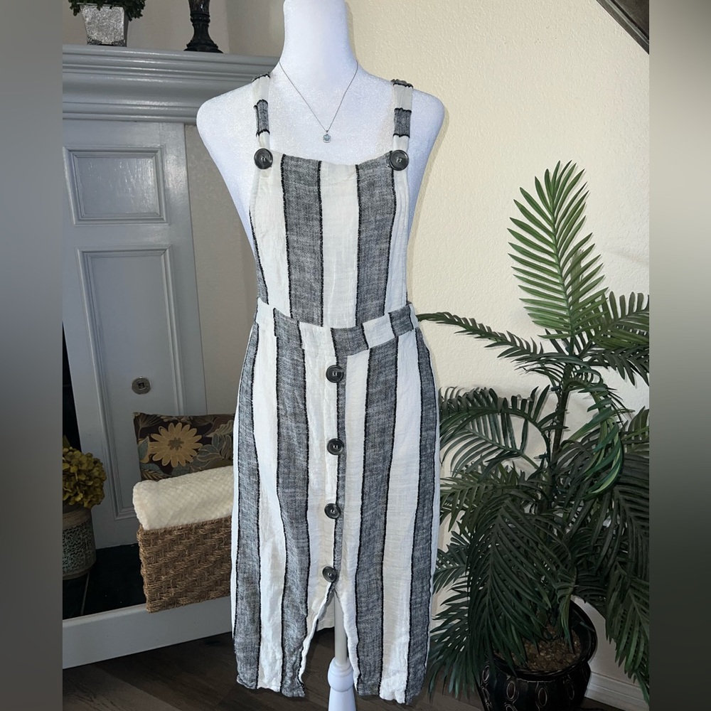 NWOT Beautiful Linen Striped Dress